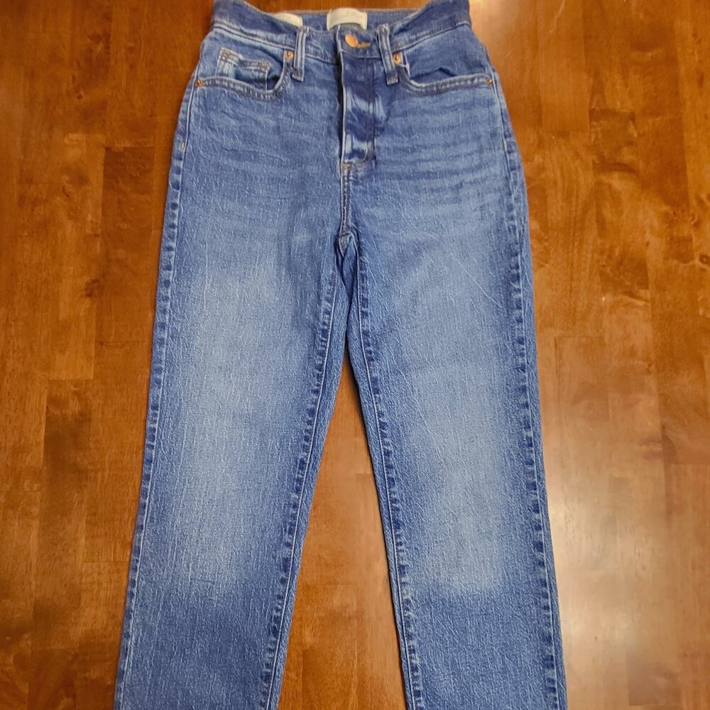 Universal Thread ~ Sz 00 ~ Button Fly Jeans ~ Excellent Condition